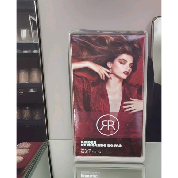 Ricardo Rojas Amore Hair Serum 1.7 Oz, Smooths Flyaways Brightens Adds Shine New - Picture 1 of 5